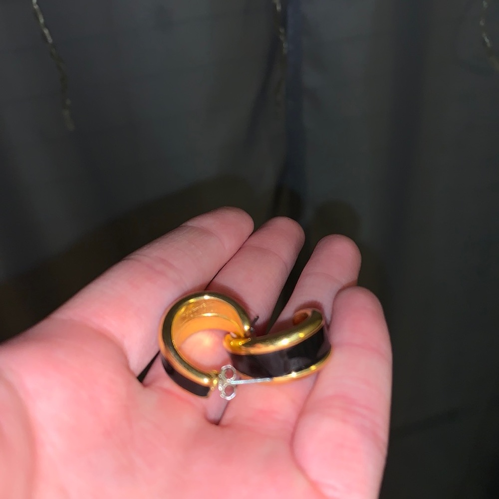 ⭐️Like new chunky gold and black hoop earrings
